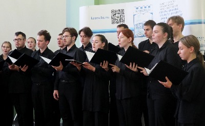 Студенты ВХУТЕИН приняли участие в открытии выставки "Невская сушка: от блокадной пекарни до современного завода"