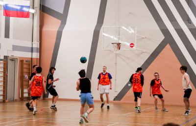 ВХУТЕИН одержал победу в товарищеском баскетбольном матче с СПГХПА им. А.Л. Штиглица
