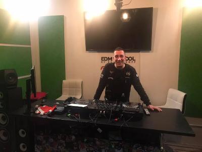 Поздравление от DJ Цветкоff!